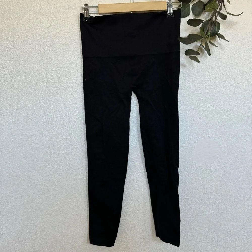 SPANX- Black Seamless Shaping Leggings Size L